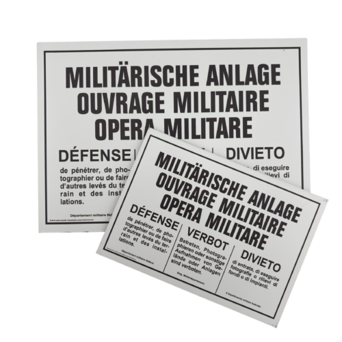 Schild "Miliärische Anlage"